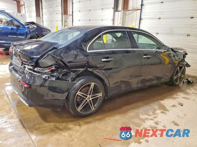 Trzecie zdjęcie samochodu z tyłu: 2021 MERCEDES-BENZ A 220 4MATIC VIN:W1K3G4FB6MJ305033 - miniatura