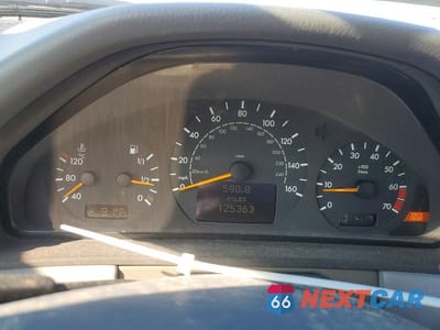 Zdjęcie 9 z 11 samochodu: 2003 MERCEDES-BENZ E 320 4MATIC VIN:WDBJH82J23X084088 - miniatura