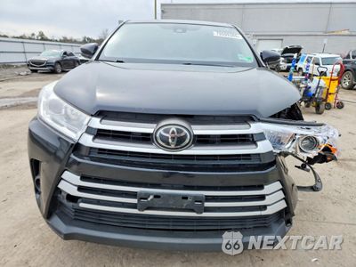 Piąte zdjęcie samochodu w środku: 2017 TOYOTA HIGHLANDER LE VIN:5TDBZRFH6HS431516 - miniatura