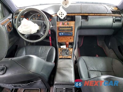Zdjęcie 8 z 11 samochodu: 1998 MERCEDES-BENZ E 320 VIN:WDBJF65F0WA651942 - miniatura