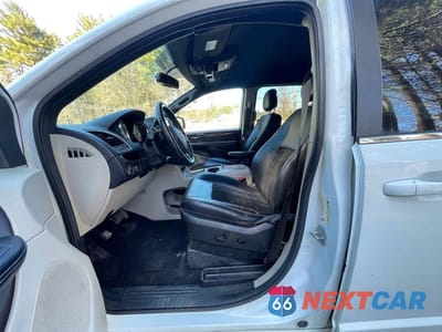Zdjęcie 12 z 14 samochodu: 2018 DODGE GRAND CARAVAN SXT VIN:2C4RDGCG5JR266151 - miniatura
