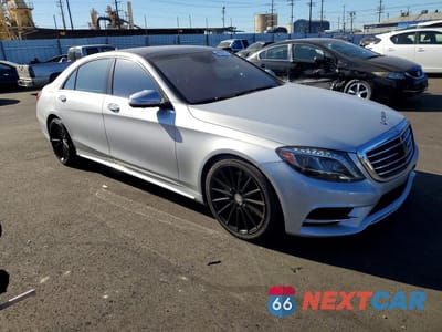Czwarte zdjęcie samochodu z boku: 2015 MERCEDES-BENZ S 550 VIN:WDDUG8CB6FA087582 - miniatura