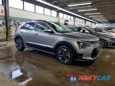Czwarte zdjęcie samochodu z boku: 2024 KIA NIRO EV WIND VIN:KNDCR3L1XR5121224 - miniatura
