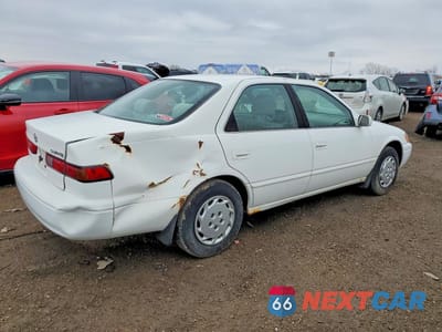 Trzecie zdjęcie samochodu z tyłu: 1999 TOYOTA CAMRY LE VIN:4T1BG28K1XU391891 - miniatura