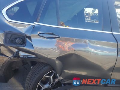 Zdjęcie 11 z 13 samochodu: 2018 BMW X1 XDRIVE28I VIN:WBXHT3C36J5K31137 - miniatura