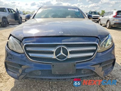 Piąte zdjęcie samochodu w środku: 2017 MERCEDES-BENZ E 300 4MATIC VIN:WDDZF4KB8HA225712 - miniatura