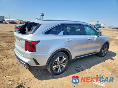 Trzecie zdjęcie samochodu z tyłu: 2022 KIA SORENTO HYBRID EX VIN:KNDRHDLG7N5080097 - miniatura