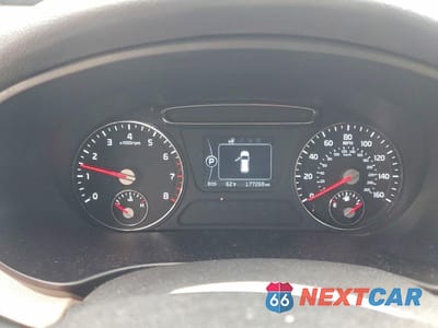 Zdjęcie 9 z 13 samochodu: 2016 KIA SORENTO LX V6 VIN:5XYPGDA58GG131225 - miniatura