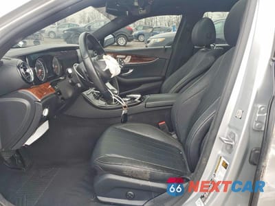 Zdjęcie 7 z 12 samochodu: 2017 MERCEDES-BENZ E 300 4MATIC VIN:WDDZF4KB6HA214093 - miniatura
