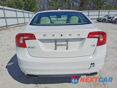 Zdjęcie 6 z 11 samochodu: 2014 VOLVO S60 T5 VIN:YV1612FS0E2277426 - miniatura