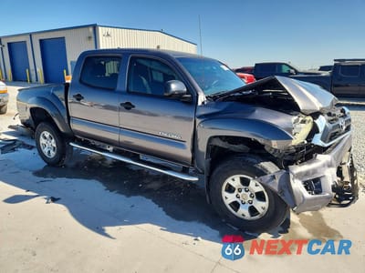 Czwarte zdjęcie samochodu z boku: 2015 TOYOTA TACOMA PRERUNNER V6 VIN:5TFJU4GN8FX068774 - miniatura
