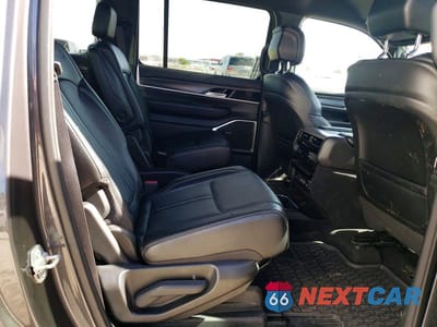 Zdjęcie 11 z 12 samochodu: 2024 JEEP WAGONEER SERIES II VIN:1C4SJVBP9RS175152 - miniatura