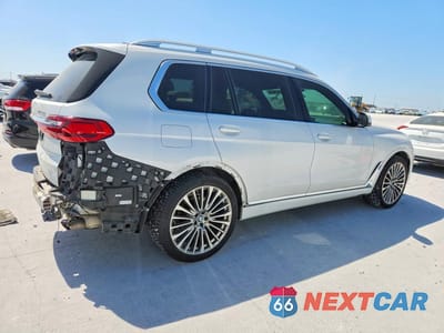 Trzecie zdjęcie samochodu z tyłu: 2020 BMW X7 VIN:5UXCW2C0XL9D04425 - miniatura