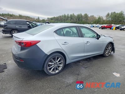 Trzecie zdjęcie samochodu z tyłu: 2018 MAZDA 3 TOURING VIN:3MZBN1V39JM205492 - miniatura