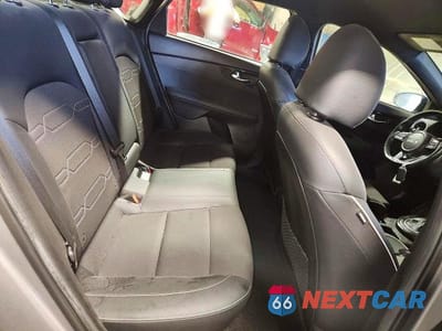 Zdjęcie 10 z 12 samochodu: 2023 KIA FORTE GT-LINE VIN:3KPF54AD8PE586694 - miniatura