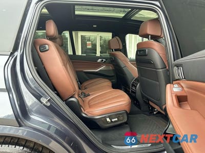 Zdjęcie 6 z 13 samochodu: 2022 BMW X7 M50I VIN:5UXCX6C00N9J47458 - miniatura