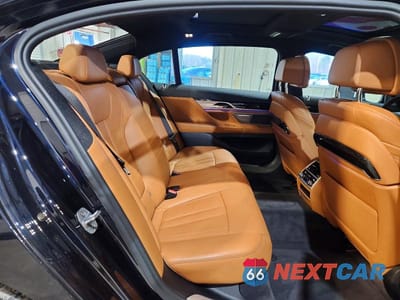 Zdjęcie 10 z 13 samochodu: 2018 BMW 750 XI VIN:WBA7F2C58JG424130 - miniatura