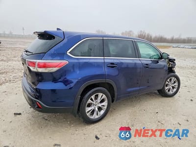 Trzecie zdjęcie samochodu z tyłu: 2016 TOYOTA HIGHLANDER LE PLUS VIN:5TDBKRFH2GS226164 - miniatura