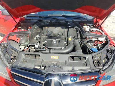Zdjęcie 11 z 12 samochodu: 2014 MERCEDES-BENZ C 250 VIN:WDDGJ4HB9EG265805 - miniatura