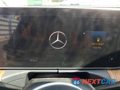 Zdjęcie 9 z 12 samochodu: 2023 MERCEDES-BENZ C 300 4MATIC VIN:W1KAF4HBXPR097610 - miniatura