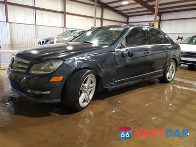 2013 MERCEDES-BENZ C 300 4MATIC WDDGF8AB9DG132818 - główne zdjęcie licytacji z USA - miniatura