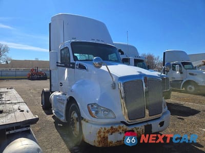 2014 KENWORTH T680 SEMI TRUCK 1XKYA48X4EJ402604 - główne zdjęcie licytacji z USA - miniatura