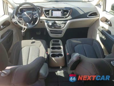 Zdjęcie 8 z 12 samochodu: 2024 CHRYSLER VOYAGER LX VIN:2C4RC1CG0RR113348 - miniatura