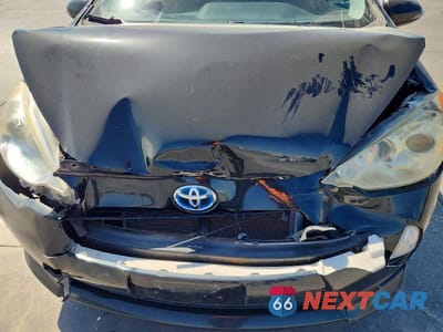 Zdjęcie 11 z 11 samochodu: 2014 TOYOTA PRIUS C TWO VIN:JTDKDTB30E1565002 - miniatura