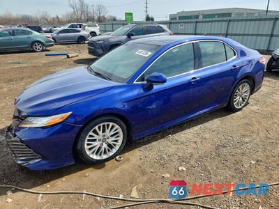 2018 TOYOTA CAMRY XLE 4T1B11HK8JU537335 - główne zdjęcie licytacji z USA - miniatura
