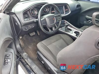 Zdjęcie 8 z 12 samochodu: 2016 DODGE CHALLENGER SXT VIN:2C3CDZAG6GH107484 - miniatura