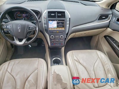 Zdjęcie 8 z 11 samochodu: 2017 LINCOLN MKC RESERVE VIN:5LMCJ3D9XHUL35199 - miniatura