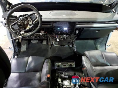 Zdjęcie 8 z 14 samochodu: 2025 LINCOLN NAVIGATOR RESERVE VIN:5LMJJ2LG2SEL13474 - miniatura