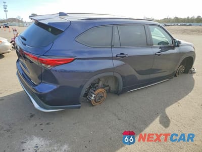 Trzecie zdjęcie samochodu z tyłu: 2023 TOYOTA HIGHLANDER XSE VIN:5TDKDRBH9PS002695 - miniatura