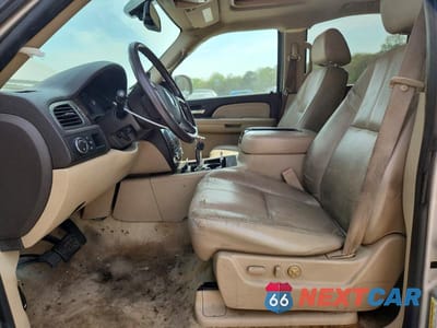 Zdjęcie 7 z 13 samochodu: 2007 GMC YUKON XL DENALI VIN:1GKFK66847J193153 - miniatura