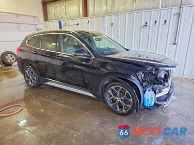 Czwarte zdjęcie samochodu z boku: 2021 BMW X1 XDRIVE28I VIN:WBXJG9C03M5S45130 - miniatura