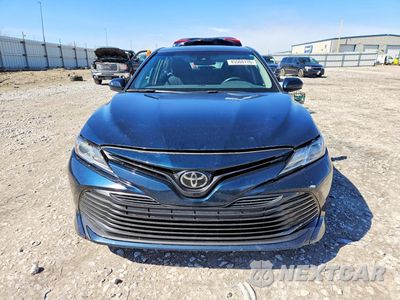 Piąte zdjęcie samochodu w środku: 2018 TOYOTA CAMRY LE VIN:4T1B11HK7JU589295 - miniatura