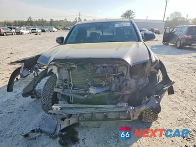 Piąte zdjęcie samochodu w środku: 2020 TOYOTA TACOMA SR V6 VIN:5TFSZ5AN9LX220240 - miniatura