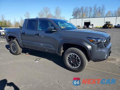 Czwarte zdjęcie samochodu z boku: 2026 TOYOTA TACOMA TRD OFF-ROAD VIN:3TMLB5JN8TM227582 - miniatura