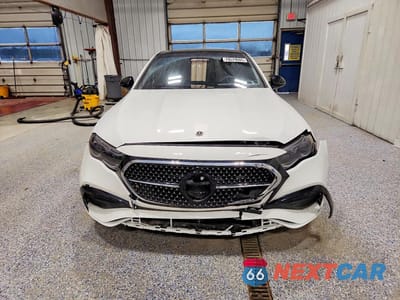 Piąte zdjęcie samochodu w środku: 2026 MERCEDES-BENZ E 350 4MATIC VIN:W1KLF4HB4TA242965 - miniatura