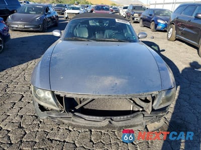 Piąte zdjęcie samochodu w środku: 2006 BMW Z4 3.0 VIN:4USBU33556LW68934 - miniatura