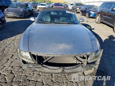 Piąte zdjęcie samochodu w środku: 2006 BMW Z4 3.0 VIN:4USBU33556LW68934 - miniatura