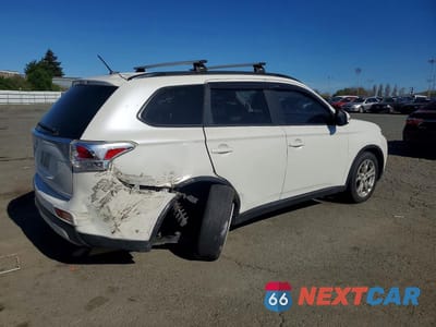 Trzecie zdjęcie samochodu z tyłu: 2015 MITSUBISHI OUTLANDER SE VIN:JA4AD3A34FZ005638 - miniatura