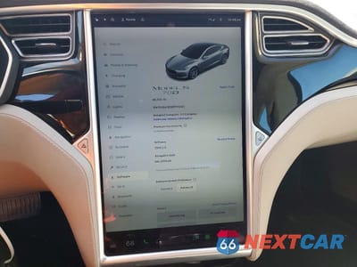 Zdjęcie 9 z 11 samochodu: 2015 TESLA MODEL S VIN:5YJSA1E26FF113287 - miniatura
