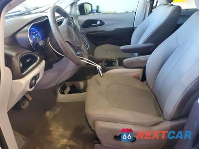 Zdjęcie 7 z 12 samochodu: 2020 CHRYSLER PACIFICA TOURING VIN:2C4RC1FG1LR192144 - miniatura