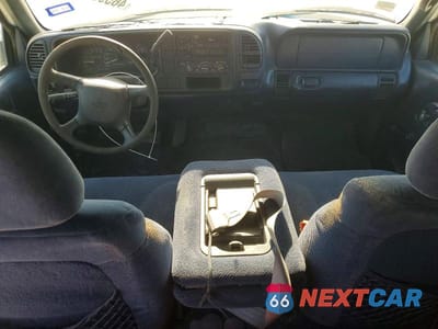 Zdjęcie 8 z 13 samochodu: 1999 CHEVROLET SUBURBAN C2500 VIN:3GNGC26R9XG250356 - miniatura
