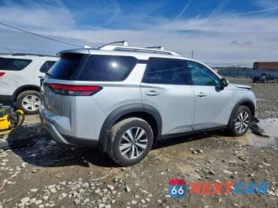 Trzecie zdjęcie samochodu z tyłu: 2024 NISSAN PATHFINDER SL VIN:5N1DR3CCXRC215746 - miniatura