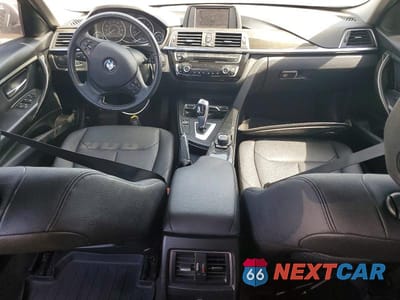 Zdjęcie 8 z 12 samochodu: 2018 BMW 320 I VIN:WBA8A9C58JAD27883 - miniatura