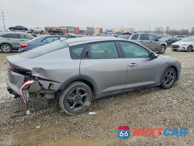 Trzecie zdjęcie samochodu z tyłu: 2025 KIA K4 LXS VIN:3KPFT4DE6SE088223 - miniatura