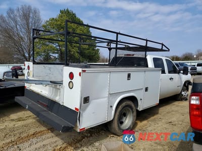 Trzecie zdjęcie samochodu z tyłu: 2014 GMC SIERRA 3500 HD UTILITY / SERVICE TRUCK VIN:1GT422C87EF153830 - miniatura