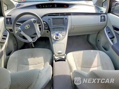 Zdjęcie 8 z 11 samochodu: 2010 TOYOTA PRIUS III VIN:JTDKN3DU8A1275538 - miniatura